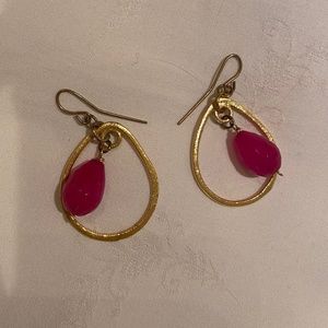 Teardrop gold earrings